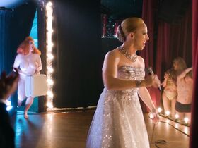 Джина Дэвис секси, Касия Шарек голая – Блеск s03e09 (2019) #3