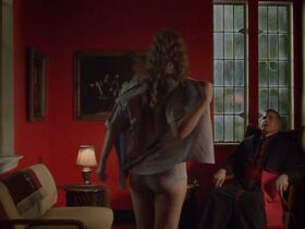 Лорин Кэнни секси – Дорогуша (2019) #11