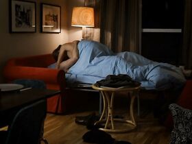 Яннике Крусе голая, Йорунн Кьеллсби секси – Довольно добрый человек (2010) #10