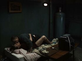 Яннике Крусе голая, Йорунн Кьеллсби секси – Довольно добрый человек (2010) #3