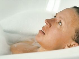 Нина Пролль секси, Надежда Бреннике голая – К черту Анну Мольнар (2017) #4