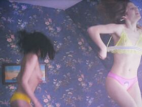 Матильда Ламюс голая, Клеманс Буанар голая – Ив (2019) #4