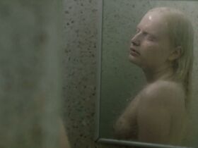 Хоана Фрагосо Блендл голая – Удушье (2019)