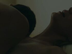 Таня Нолан голая, Рэйчел Кроул секси – А потом появилась Ив (2017)