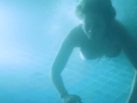 Сесилия Хелль секси, Луиза Нювалль секси – Фаранг s01e01 (2018) #5