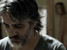 Алин Джонс голая, Летисия Сабателла голая – Счастливый час (2019) #3