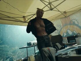 Линда Лапиньш голая – Игра на выживание s01e02 (2020) #2