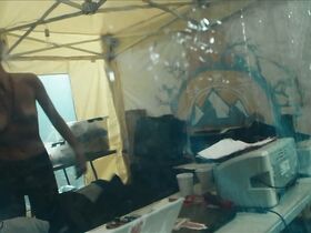 Линда Лапиньш голая – Игра на выживание s01e02 (2020) #3