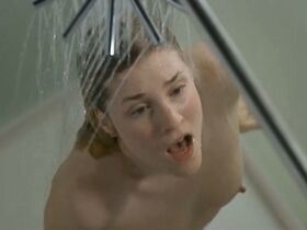 Ноэми Коше голая, Наташа Ренье голая – Один день (2010) #12