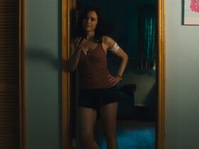 Карла Гуджино секси, Елена Анайя голая – Джетт s01e03 (2019) #4