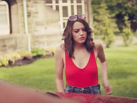 Холстон Сейдж секси, Майя Митчелл секси – Наше последнее лето (2019) #8