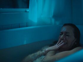 Жослин ДеБоэр секси, Доун Люббе секси – Buzz (2016) #3