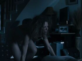 Лесли Стивенс голая, Трилби Гловер секси – Порог (2016) #8