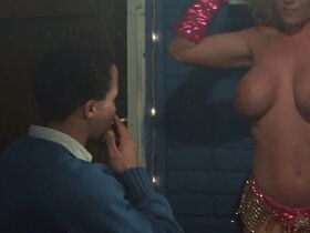 Кассандра Делани голая, Сеселия Вильде голая, Сюзанн Дин голая, Ронна Ларсен голая – Роковая ночь (1990) #3