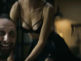 Эрин Мориарти секси, Бриттани Аллен голая – Пацаны s01e03 (2019) #13