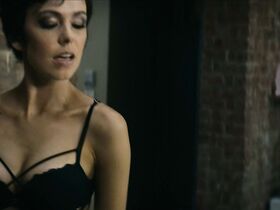 Эрин Мориарти секси, Бриттани Аллен голая – Пацаны s01e03 (2019) #14