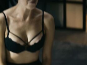 Эрин Мориарти секси, Бриттани Аллен голая – Пацаны s01e03 (2019) #16