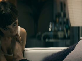 Эрин Мориарти секси, Бриттани Аллен голая – Пацаны s01e03 (2019) #6