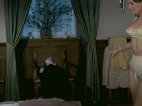 Анна Биргит Гарде голая, Энн Грете Ниссен голая – Мазурка в постели (1970) #10