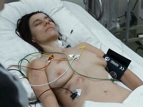 Валери Пахнер голая, Мави Хёрбигер голая, Пиа Хирцеггер голая – Земля под моими ногами (2019) #2