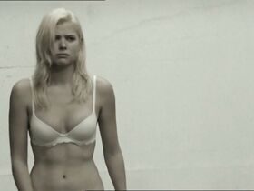 Пейтон Лист секси, Камерон Гудман секси – Шатл (2008) #6