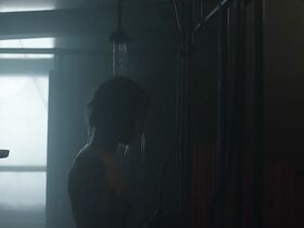 Юлия Абдель-Фаттах голая, Евгения Гладий голая – Прятки s01e03, e06 (2019)