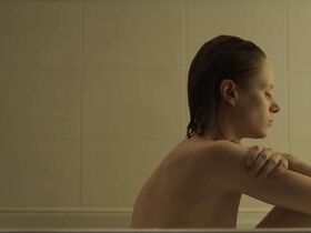 Юлия Абдель-Фаттах голая, Евгения Гладий голая – Прятки s01e03, e06 (2019) #3