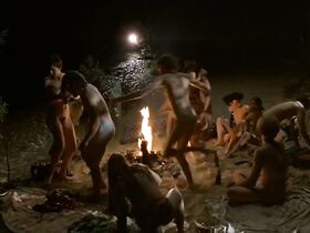 Анна Брюггеманн голая, Надин Вармут секси, Каролина Хуглер голая, Мирьям Небе голая – Принц и нищий (2004) #10