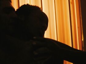 Мария Флор голая, Белиз Помбал голая – Братья Фрейтас s01e03 (2019) #11