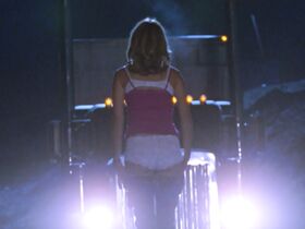 Никки Эйкокс секси, Кристал Врба голая, Колетт Хиллс голая – Ничего себе поездочка 2: Смерть впереди (2008) #3