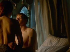 Дейзи Ридли секси, Наоми Уоттс секси – Офелия (2019) #7