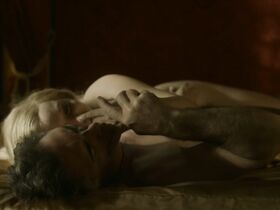 Белла Хиткот голая, Вероника Осорио голая – Странный ангел s02e05 (2019) #5