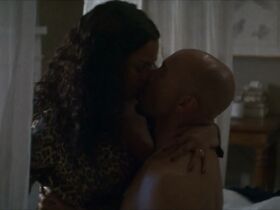 Майя Стоян секси, Ниа Лонг голая – Опасная связь (2020) #15