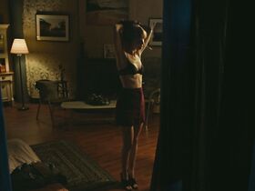 Александра Эссоу секси, Анита Брием секси, Доминик Шарп секси – Дрон (2019) #2