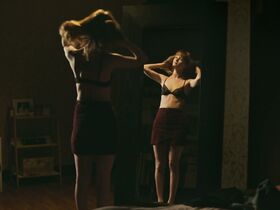 Александра Эссоу секси, Анита Брием секси, Доминик Шарп секси – Дрон (2019) #3