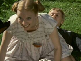 Бирте Тав голая, Сюзанна Джагд голая – Шоссе на краю постели (1972) #12