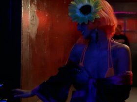 Бай Лин голая, Венди Томпсон секси – Счастливчик Эдмонд (2005) #8