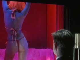 Бай Лин голая, Венди Томпсон секси – Счастливчик Эдмонд (2005) #9