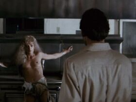 Шерил Смит голая, Чери Карри секси – Parasite (1982)