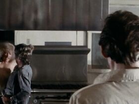 Шерил Смит голая, Чери Карри секси – Parasite (1982) #3