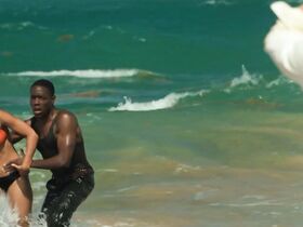 Кота Эберхардт секси, Сибилла Дин секси – Земля I s01e01, e05, e06 (2019) #7