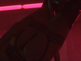 Эбби Ли голая, Симона Кэссел голая – Вне закона (2017) #8