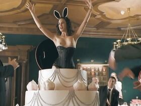 Жюли Форнье голая, Зоя Микулечки голая – Чистый белый цвет (2005) #19