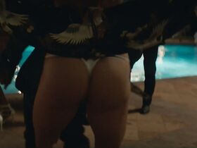 Эшли В. Янец голая, Николь М. Гомез секси – Наркокурьер (2018) #2