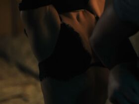 Лили Рейнхарт секси, Камила Мендес секси – Ривердэйл s04e02 (2019) #3