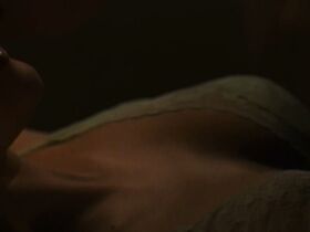 Лили Рейнхарт секси, Камила Мендес секси – Ривердэйл s04e02 (2019) #8