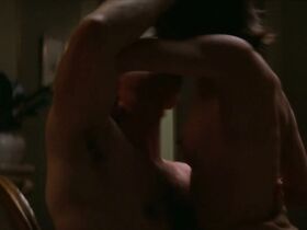 Ирен Жакоб голая, Майя Оттесен голая – Инкогнито (1997) #10