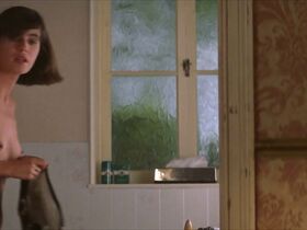 Ирен Жакоб голая, Майя Оттесен голая – Инкогнито (1997) #11