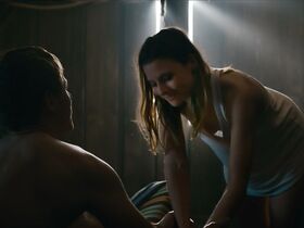 Кристиана Пауль секси, Свенья Юнг секси – Время секретов s01e02-03 (2019) #6