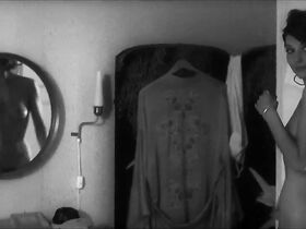 Эмели Гарберс голая, Рут Вега Фернандес голая, Майя Эмбринк голая – Джентльмены и гангстеры s01e01 (2016) #4